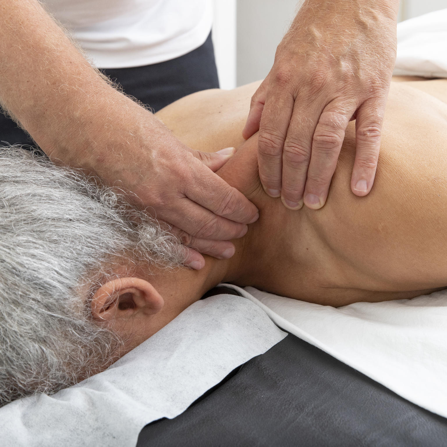 Kvinde får massage